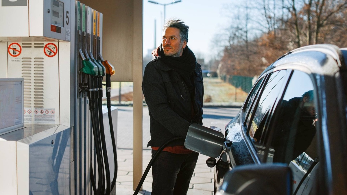  Rising diesel prices are driving up food production costs, squeezing farmers' profits and increasing pressure on grocery prices across the supply chain. 