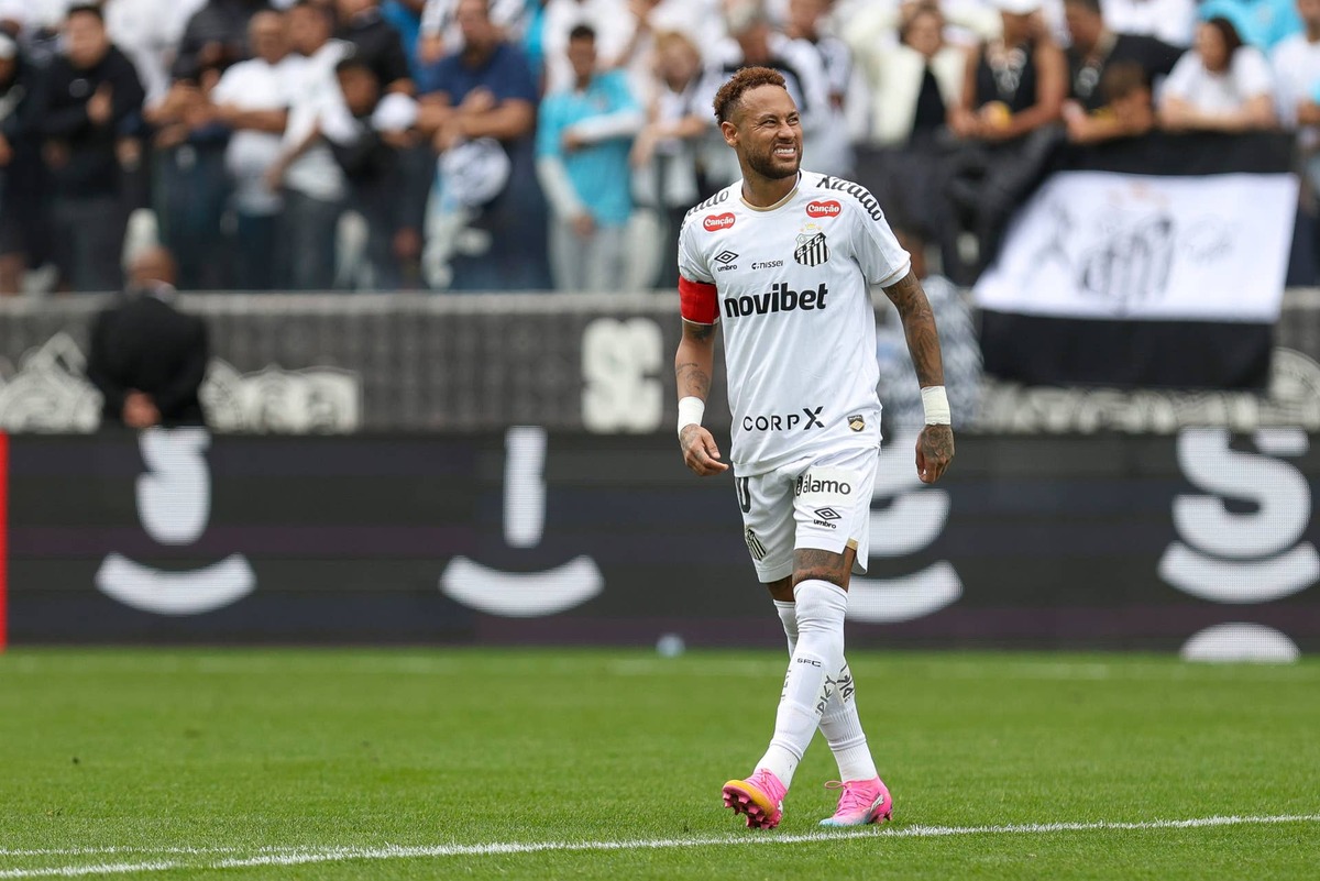  Neymar Junior during the Brasileirao 2026 match between Santos and Coritiba at Neo Quimica Arena. Photo by Ricardo Moreira/Getty Images