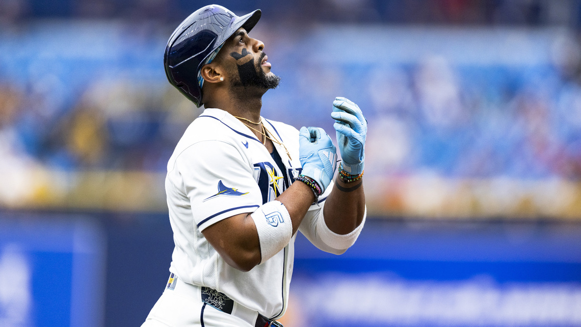 Rays pitch well in team effort, combine muscle and hustle, beat Red Sox 