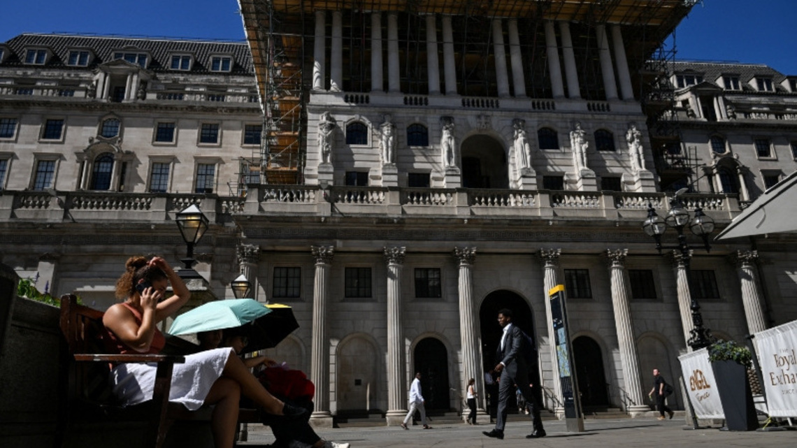 Bank of England set to hold rates steady, slow QT 