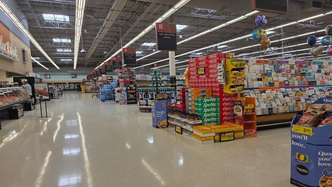 87-year-old retail grocery giant Albertsons lays off 100s in store closings 