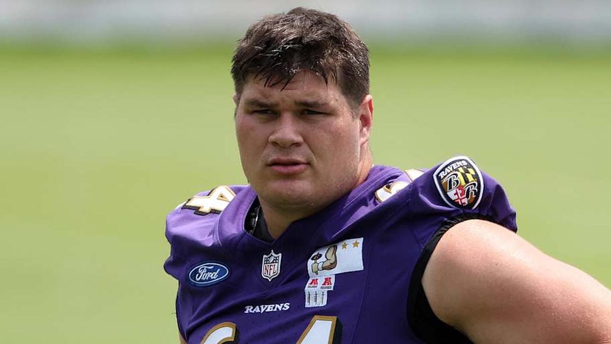  Jun 10, 2025; Baltimore, MD, USA; Baltimore Ravens center Tyler Linderbaum (64) looks on during an NFL OTA at Under Armour Performance Center. Mandatory Credit: Daniel Kucin Jr.-Imagn Images | Daniel Kucin Jr.-Imagn Images 