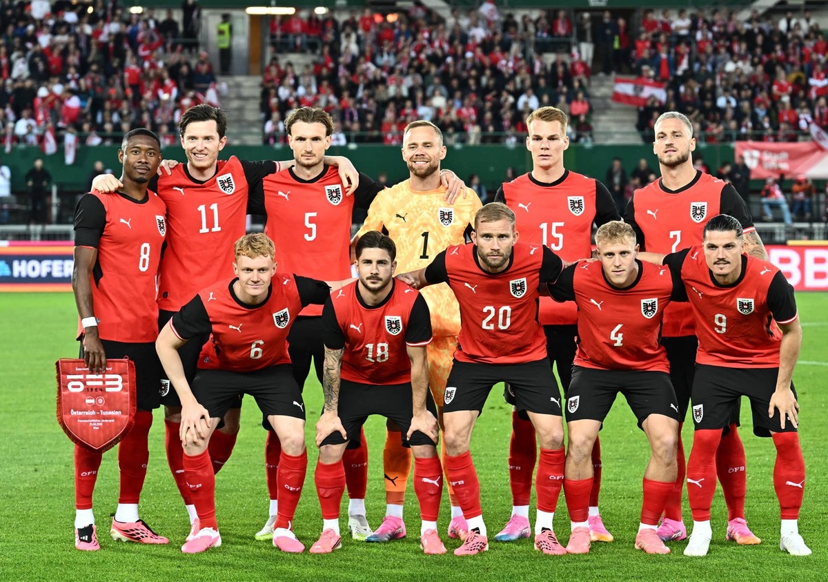  Austrian players pose for a picture before their friendly match against Tunisia. Photo by Joe Klamar / AFP via Getty Images