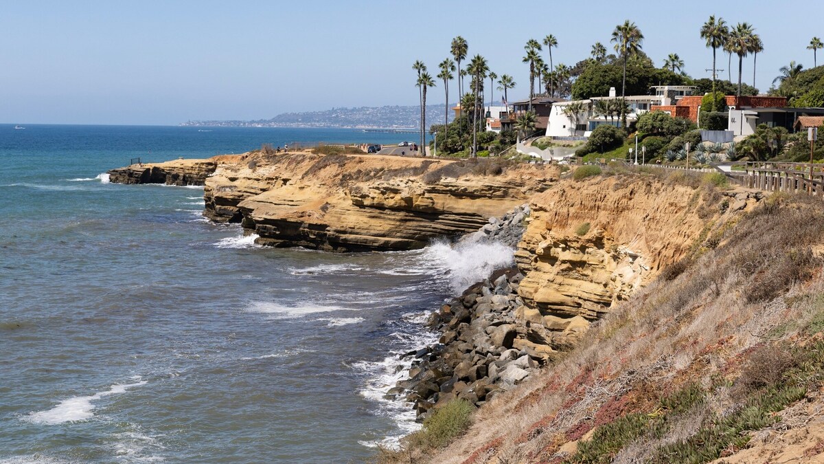 They spruced up their San Diego neighborhood, with the city's blessing. Now they're showing others how to do it, too.