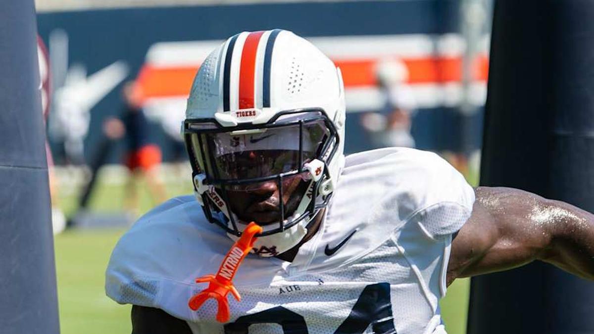  Auburn Tigers buck Keyron Crawford (24) runs drills during practice at Woltosz Football Performance Center in Auburn, Ala. on Tuesday, Aug. 19, 2025. | Jake Crandall/ Advertiser / USA TODAY NETWORK via Imagn Images 
