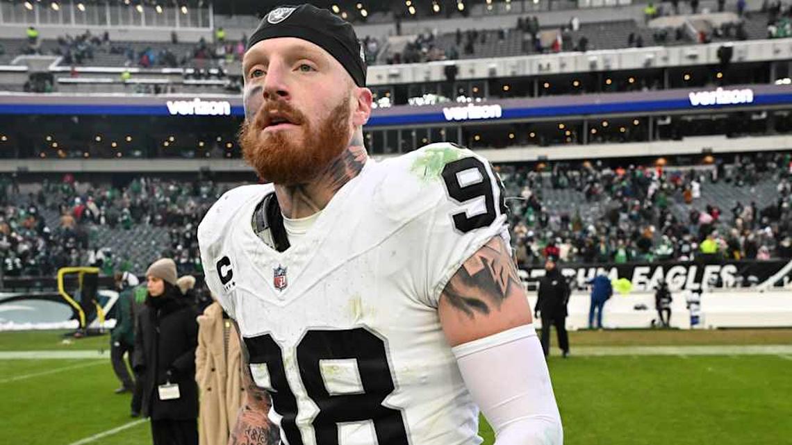  Dec 14, 2025; Philadelphia, Pennsylvania, USA; Las Vegas Raiders defensive end Maxx Crosby (98) on the field after loss to the Philadelphia Eagles at Lincoln Financial Field. Mandatory Credit: Eric Hartline-Imagn Images | Eric Hartline-Imagn Images 