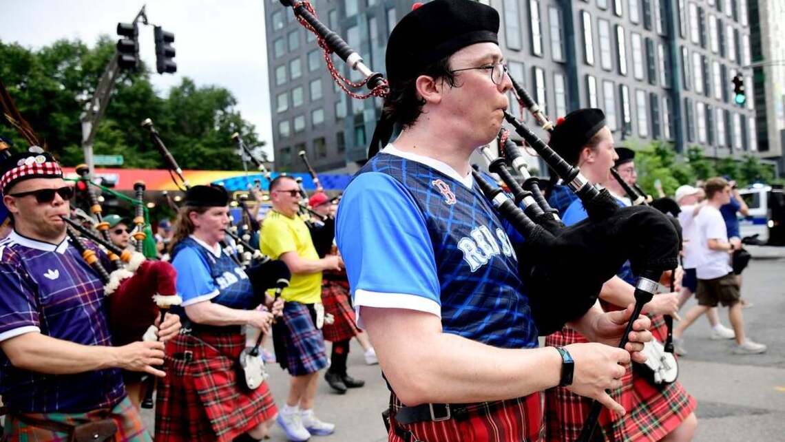 Scottish World Cup fans cloak Fenway Park in song