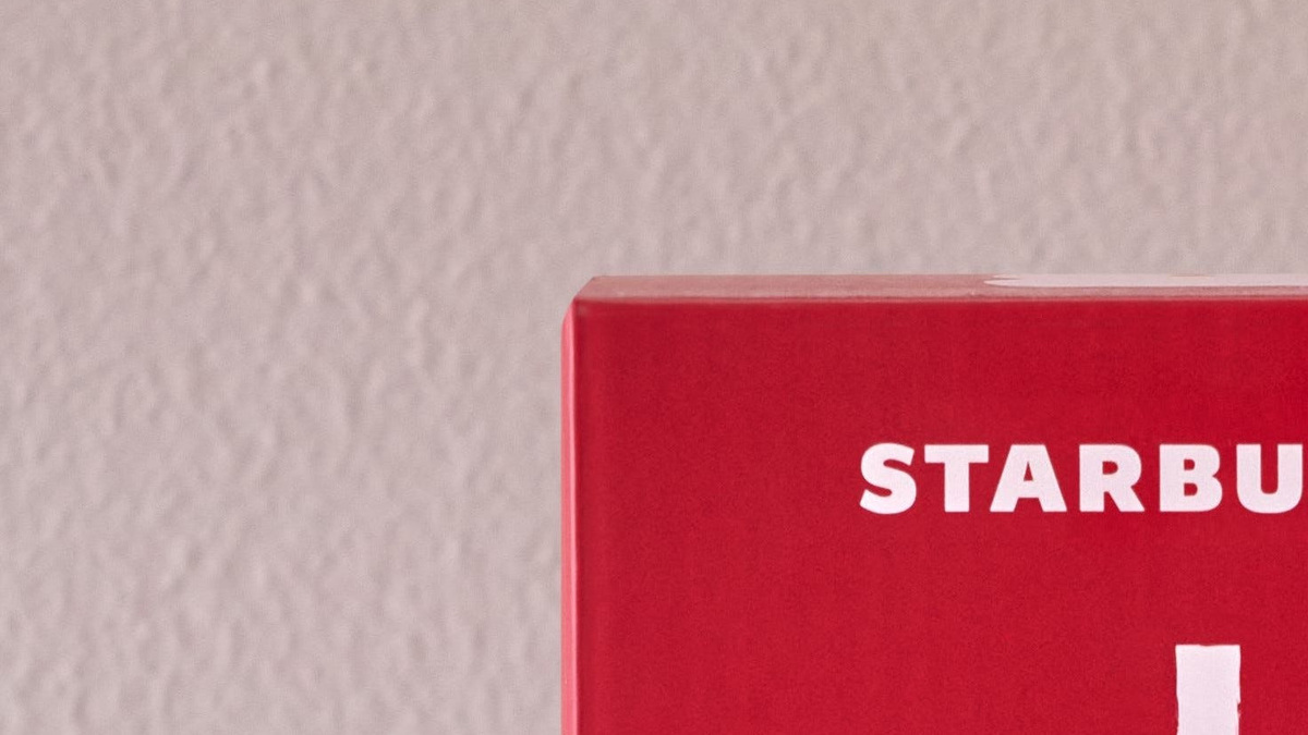 A Bearista cup surprise box is coming to Starbucks. How to get one ...