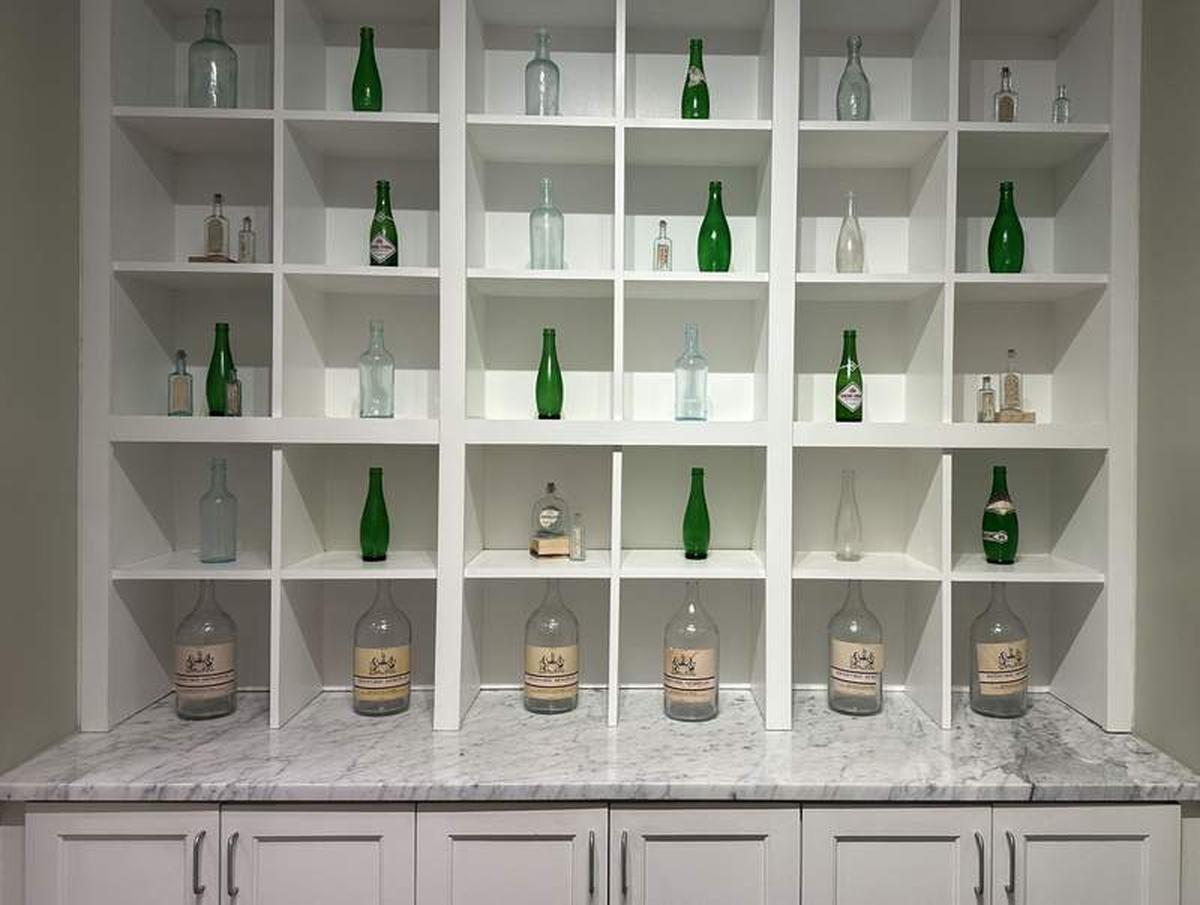  Bottle decor inside the spa area. Photo credit: Robin O’Neal Smith 