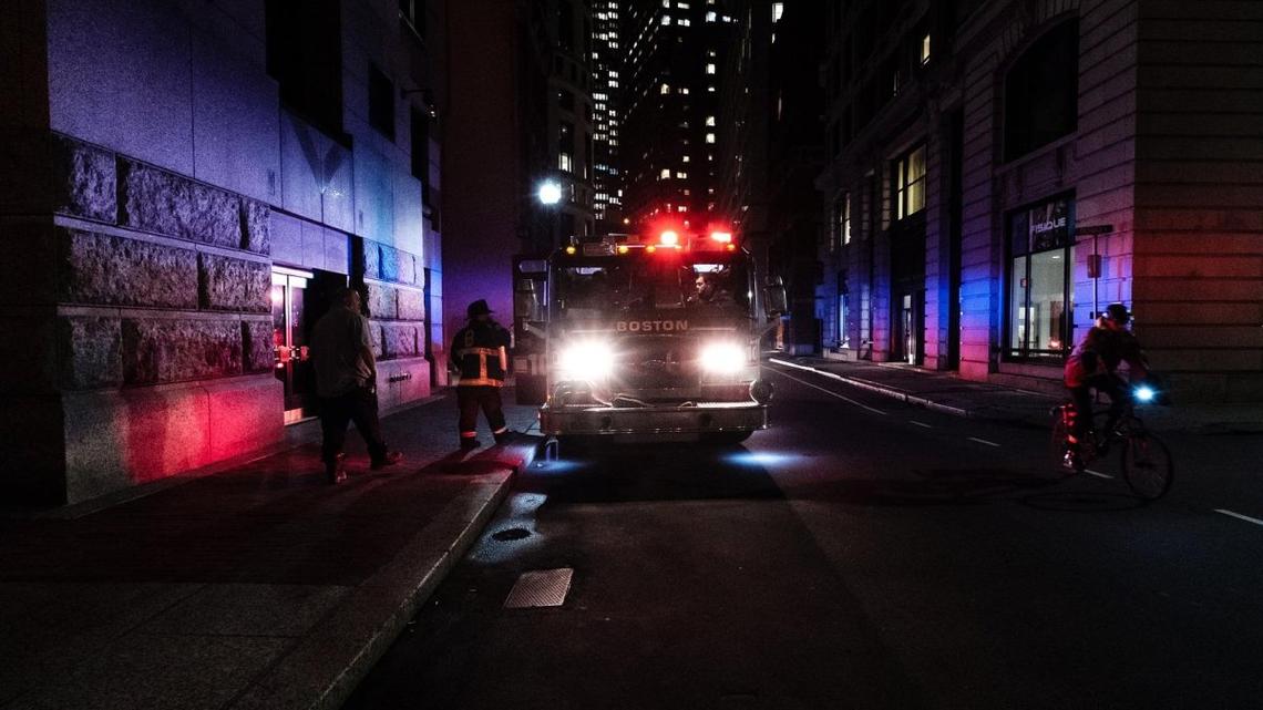 3 killed, 5 hurt when vehicle runs onto Oakland, Calif., sidewalk 