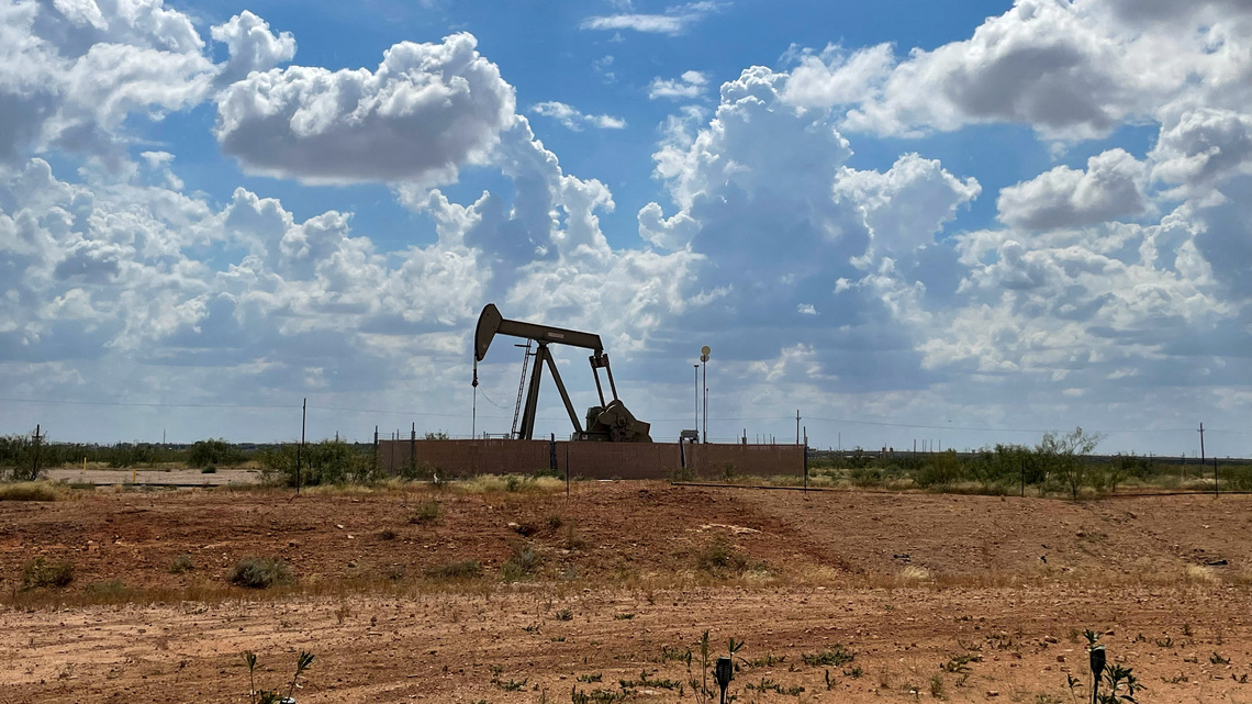 Shale producer APA beats second-quarter profit estimates on higher crude prices 