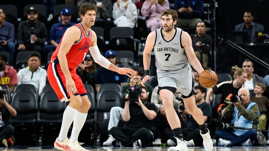 No Victor Wembanyama, but Spurs beat Clippers for 11th straight win 