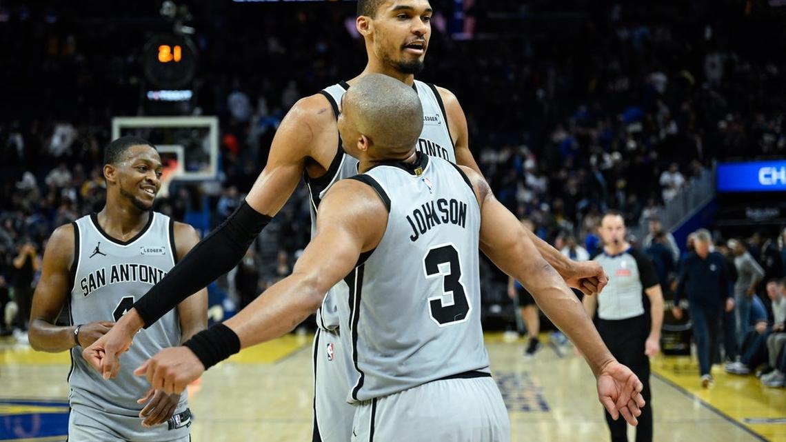 Playoff positioning already in mind as streaking Spurs face Suns 