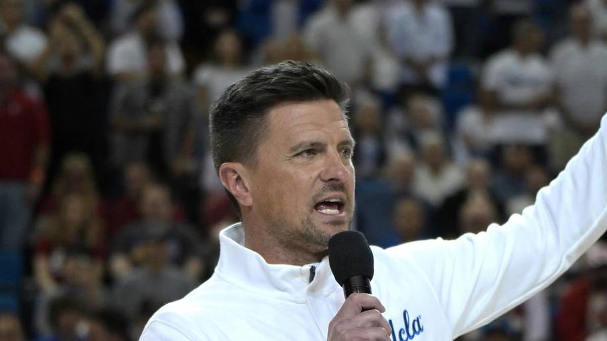  Jan 31, 2026; Los Angeles, California, USA; UCLA Bruins head football coach Bob Chesney is introduced during the basketball game against the Indiana Hoosiers at Pauley Pavilion presented by Wescom Financial. Mandatory Credit: Jayne Kamin-Oncea-Imagn Images | Jayne Kamin-Oncea-Imagn Images 