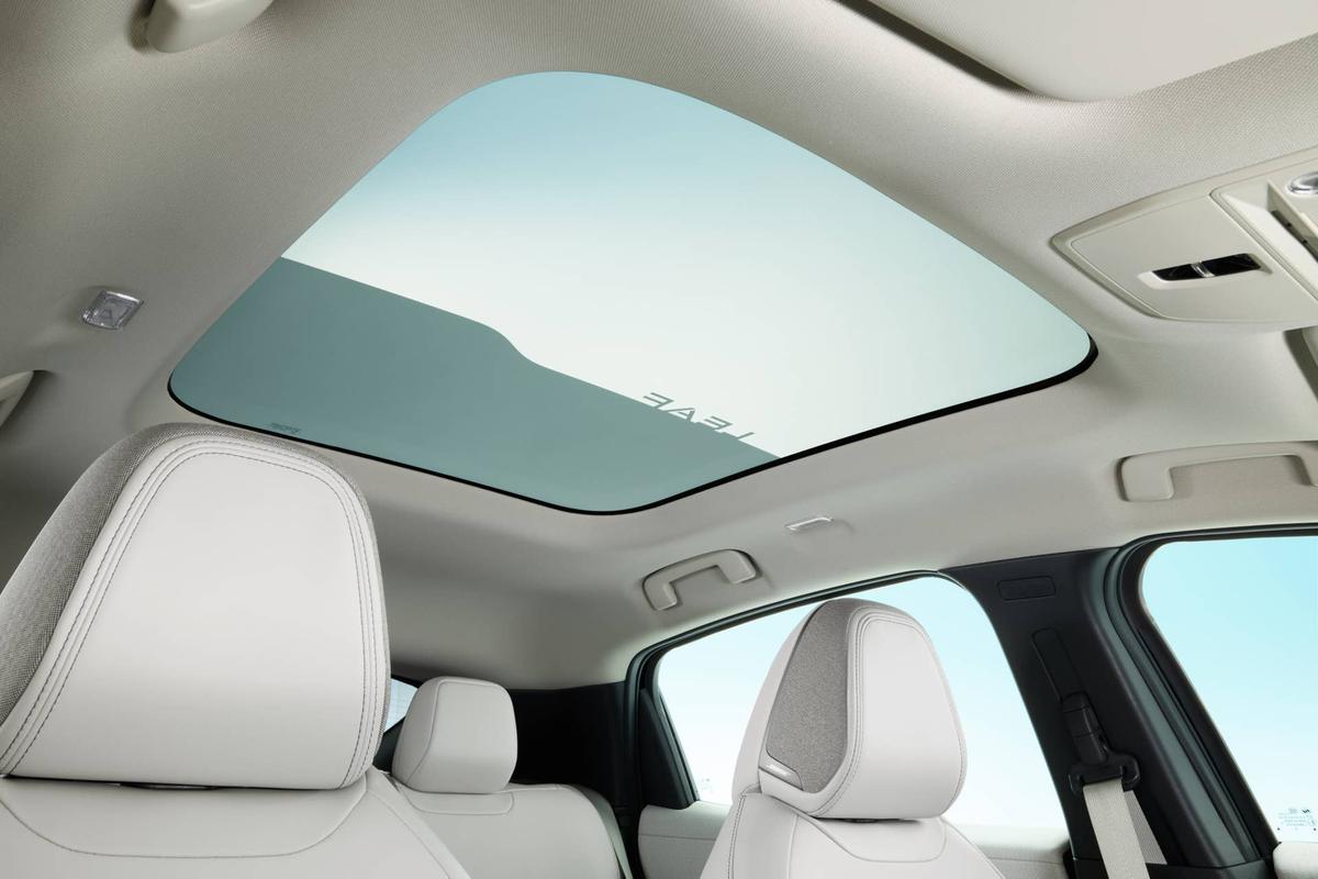  Want a panoramic roof? No ProPilot 2.0. Nissan