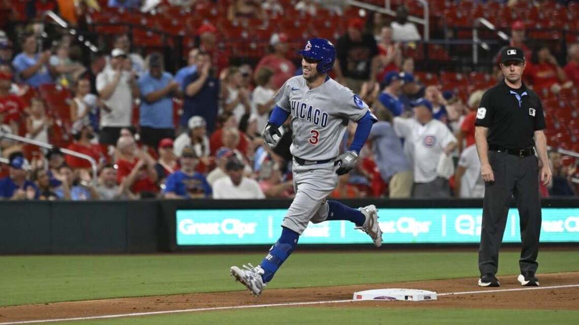 Cubs ring up 14 hits in series-opening win over Cardinals