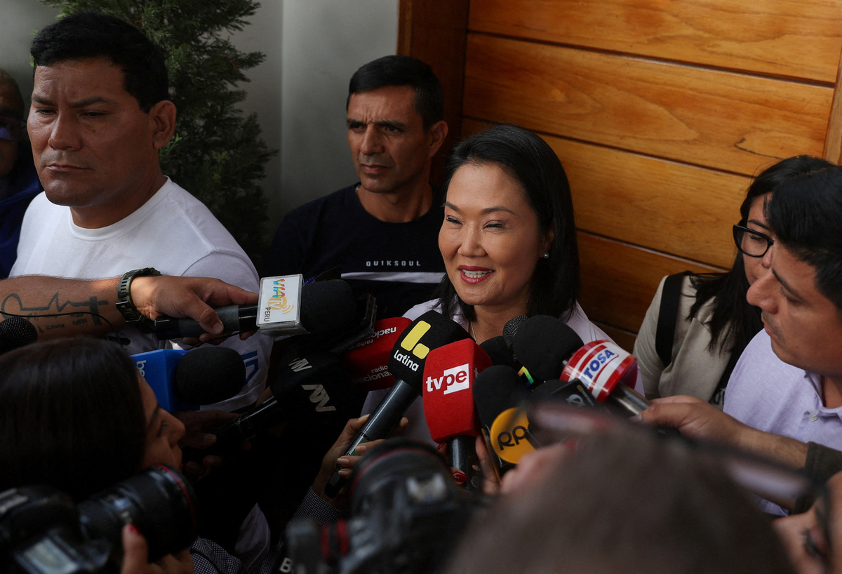 Peru's conservative presidential candidate Keiko Fujimori addresses the media, as vote counting continues in a tight presidential race between Fujimori and leftist candidate Roberto Sanchez, in Lima, Peru June 11, 2026. REUTERS/Alessandro Cinque