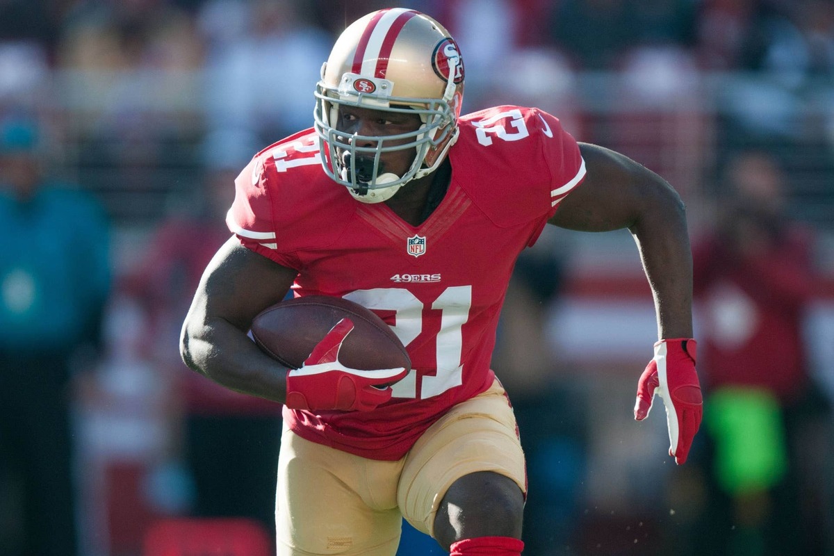  San Francisco 49ers running back Frank Gore runs with the ball during a game against the Arizona Cardinals at Levi's Stadium. Ed Szczepanski-USA TODAY Sports