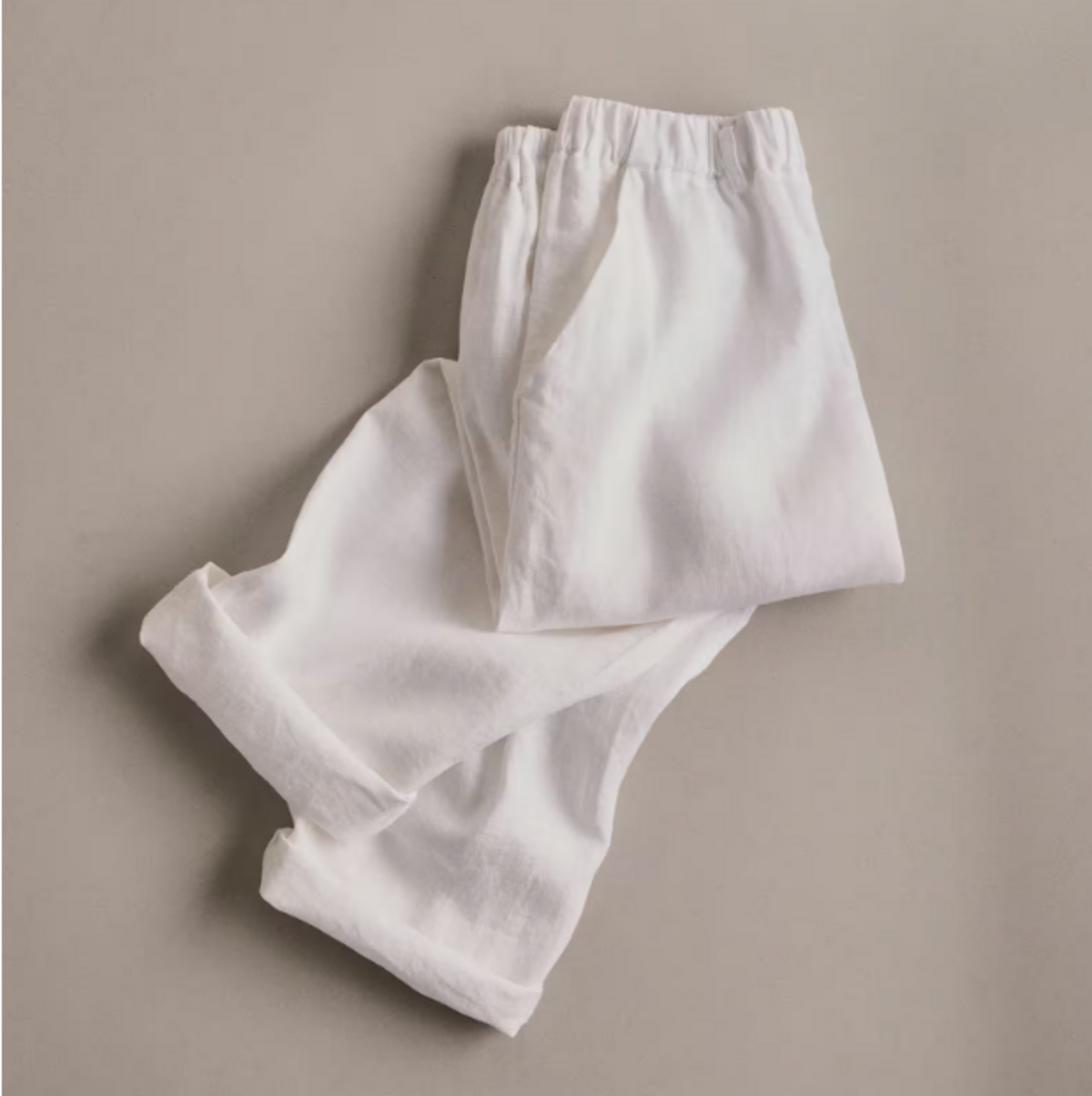  Linen pants are the must-have wardrobe addition for 2026. They’re on sale now at Quince. Photo credit: Quince 