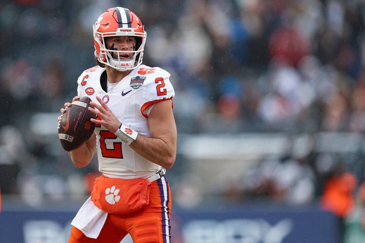  Clemson Tigers quarterback Cade Klubnik (2) looks to pass during the first half of the 2025 Pinstripe Bowl against the Penn State Nittany Lions at Yankee Stadium. Vincent Carchietta-Imagn Images