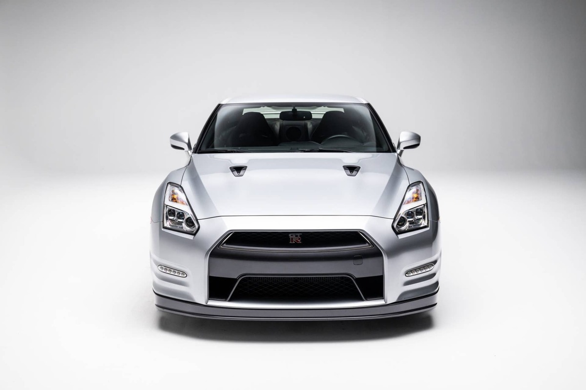  2016 Nissan GT-R Premium