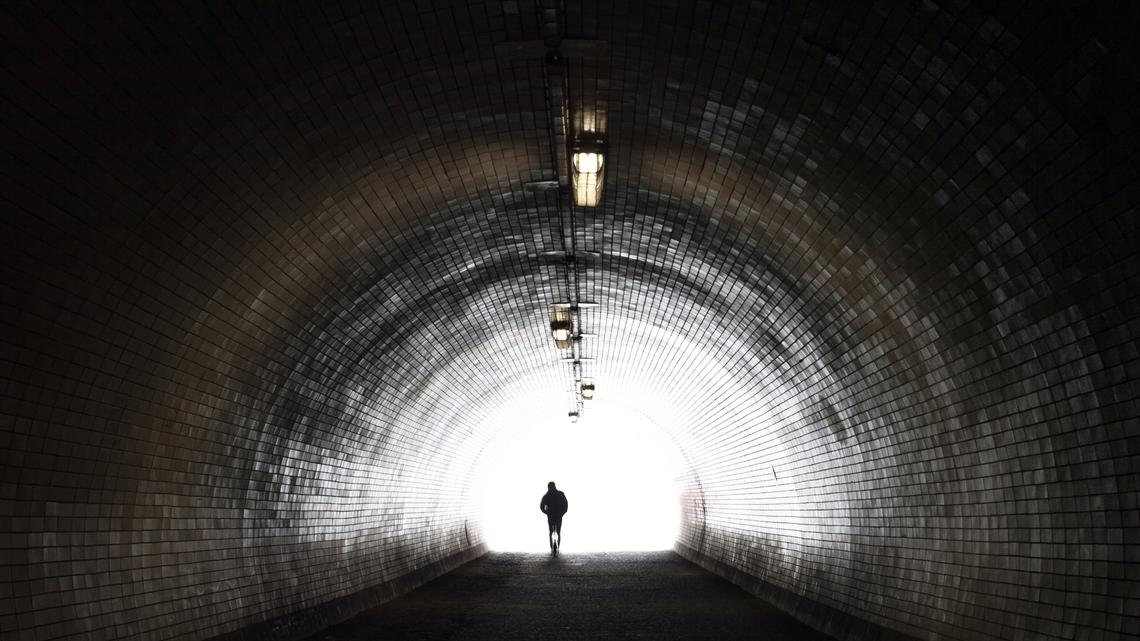 Claustrophobia is the fear of confined spaces, such as lifts, tunnels, underground trains, planes, cars, caves, cellars, hotel rooms with sealed windows, narrow corridors or alleys, and MRI imaging machines. Symptoms can also be triggered by crowded spaces, such as train stations and concerts. (Dreamstime/TNS)