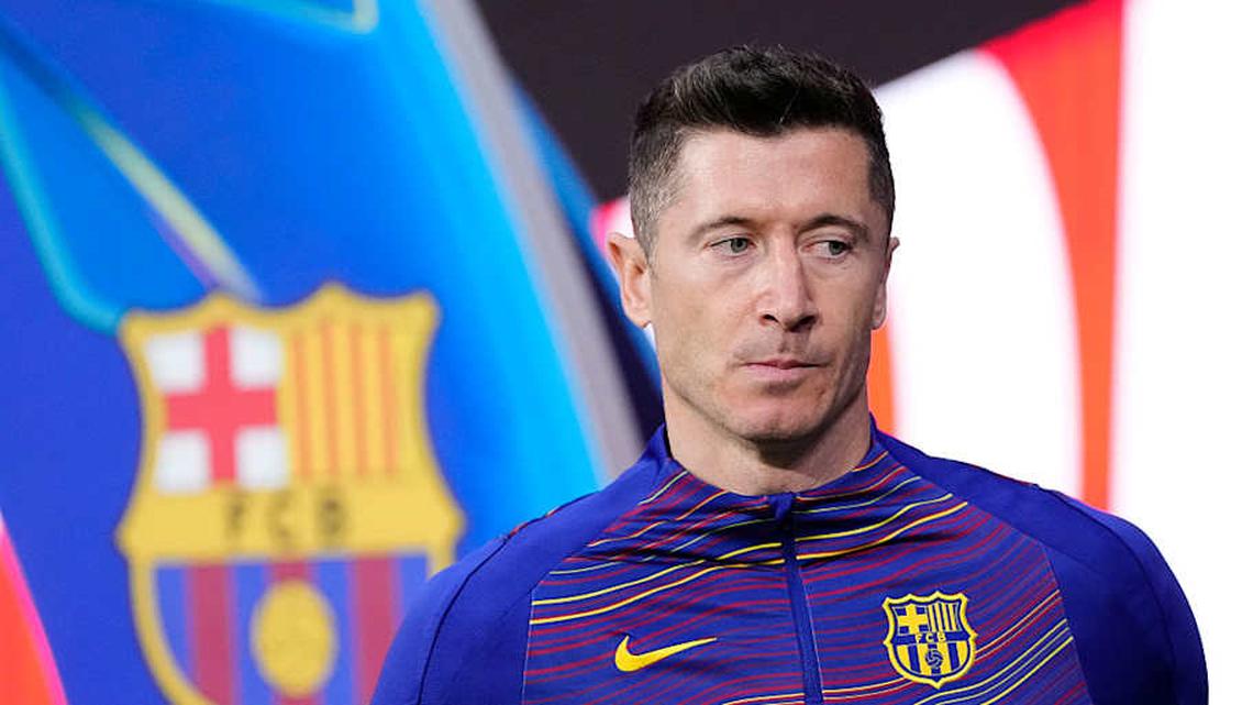  The time has come for Barcelona to make a decision on Lewandowski. | Jose Breton/Pics Action/NurPhoto/Getty Images 