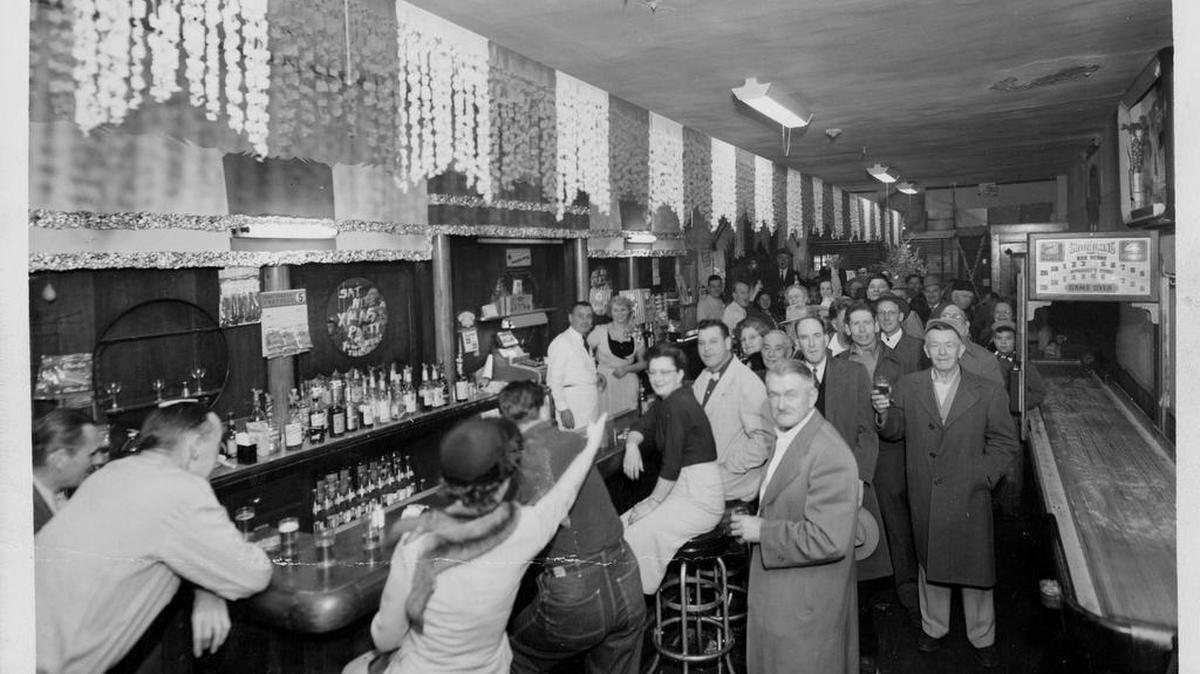 Dutch Newman developed her sharp intuition while pouring beer at the Westport tavern owned by her father. She was behind the bar at the Christmas party there in 1951.