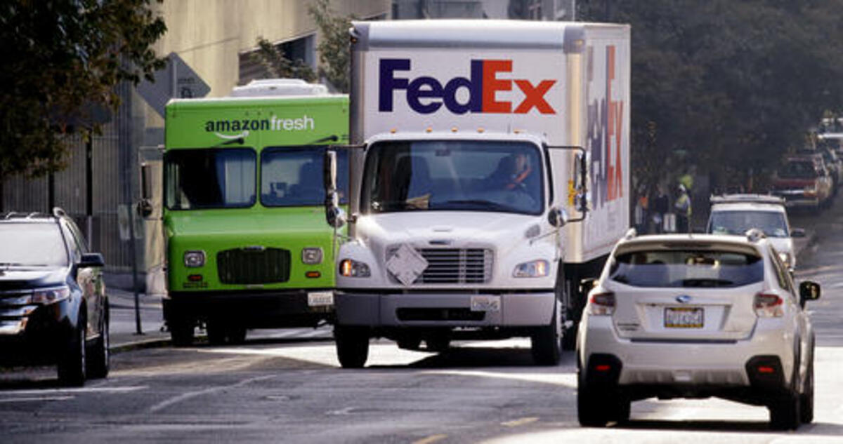 The University of Washington Urban Freight Lab enlisted PNNL in creating an app that will inform drivers of probable open parking spots — helping to reduce double parking, blocked traffic and parking fines.